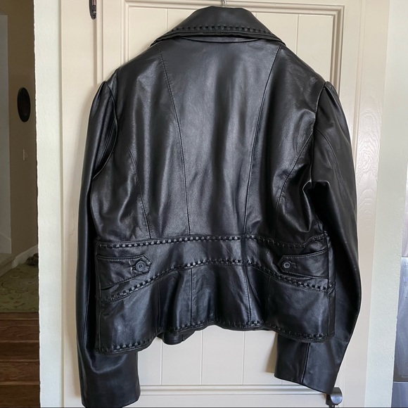 XL women’s black leather jacket with beautiful, detailed trim - Picture 3 of 16